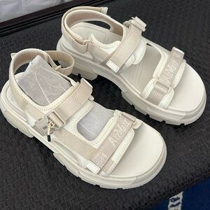 Dr. Martens Forster 8 NWOT